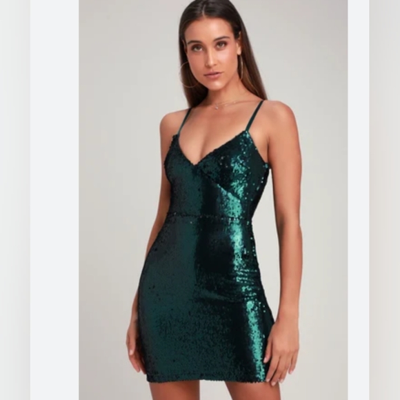 Lulu's Woman's Emerald Green Sequins Body Con Mini Dress Size S - Picture 2 of 8